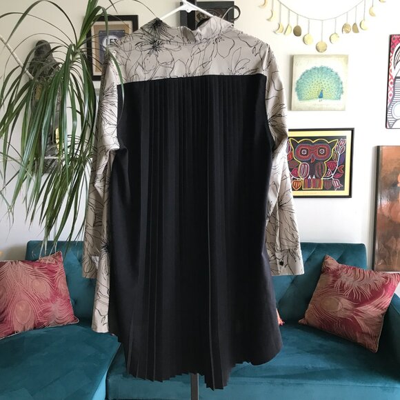 COMFY USA size L Beige Floral Stretch Lagenlook Pleated Back A-Line Tunic Top - Picture 2 of 6